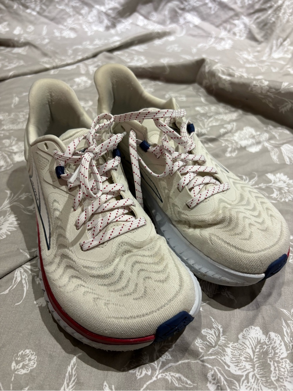 Alta red white blue Torin 7 sneakers 7